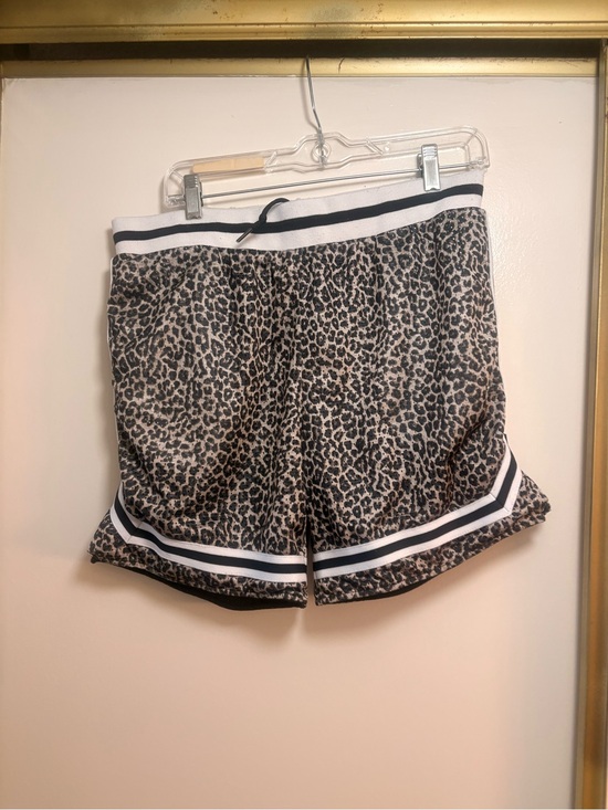 timoted Pants - Leopard Print Athletic Shorts with Striped Elastic Waist